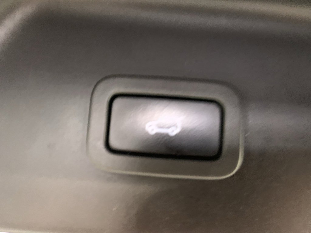 Used 2016 Land Rover Range Rover HSE image 12