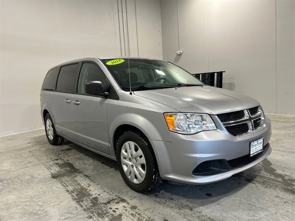 Certified 2018 Dodge Grand Caravan SE w/ UConnect Hands-Free Group image 4