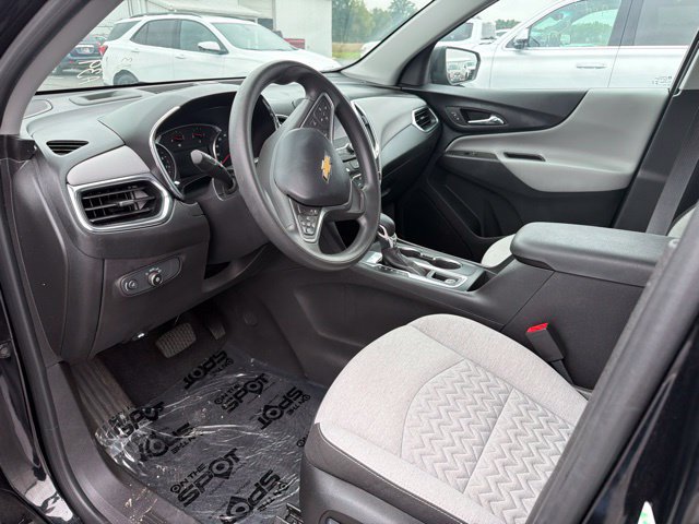 Used 2023 Chevrolet Equinox LS w/ LS Convenience Package FWD image 4