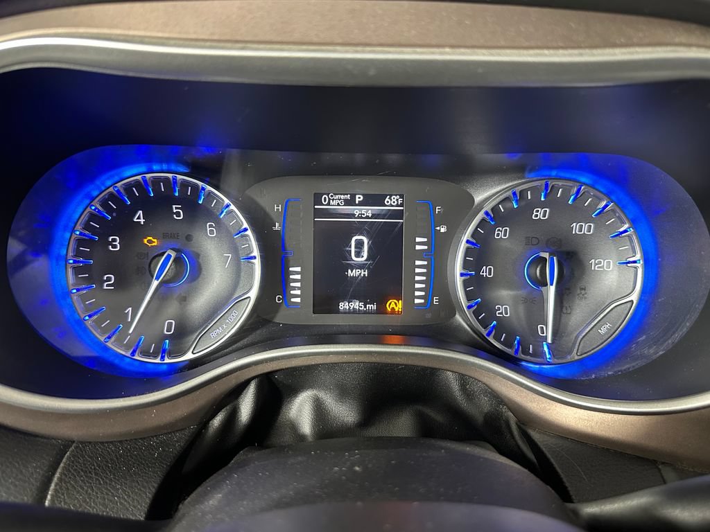 Used 2018 Chrysler Pacifica Touring-L FWD image 13