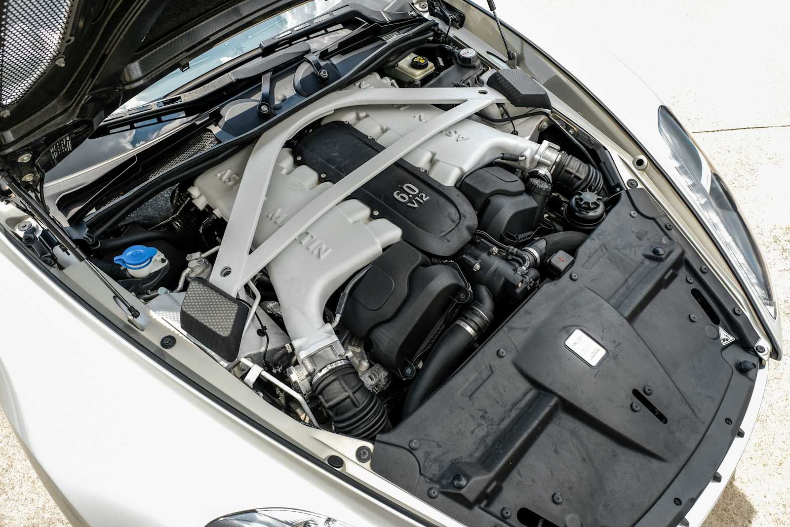 Used 2016 Aston Martin Vanquish Volante RWD image 48