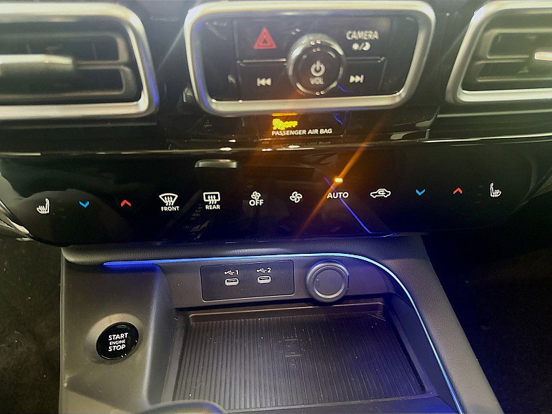 New 2026 Nissan Sentra SR w/ SR Premium Package FWD image 17