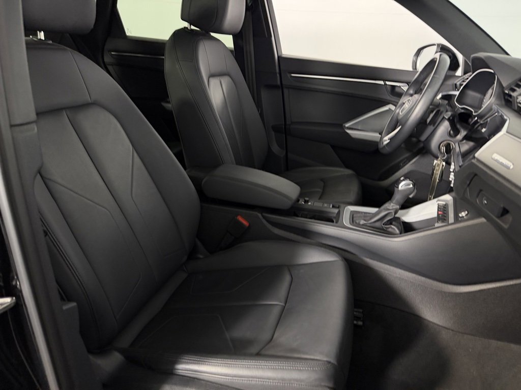 Used 2023 Audi Q3 2.0T Premium image 32