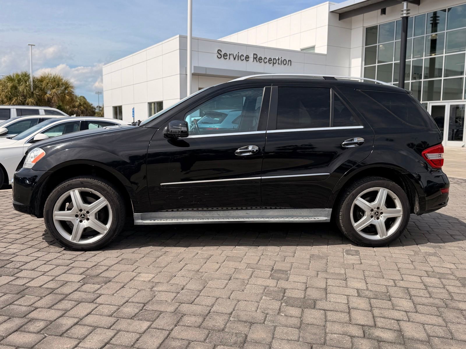 Used 2011 Mercedes-Benz ML 550 4MATIC image 11
