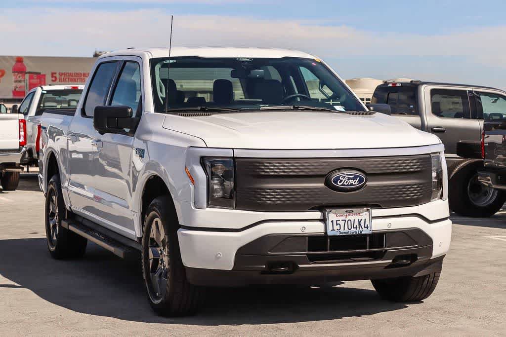 Used 2025 Ford F150 Lightning Flash AWD/4WD image 3