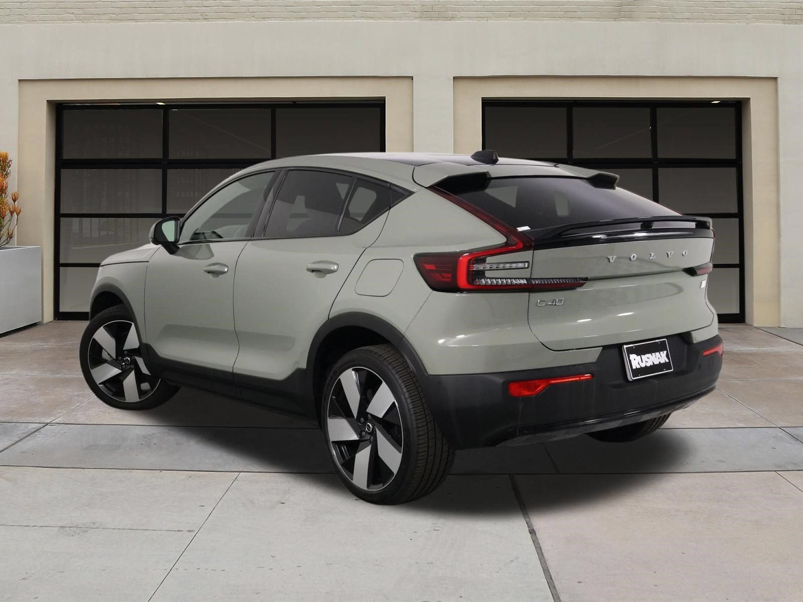 Used 2023 Volvo C40 P8 Recharge Ultimate AWD/4WD image 2