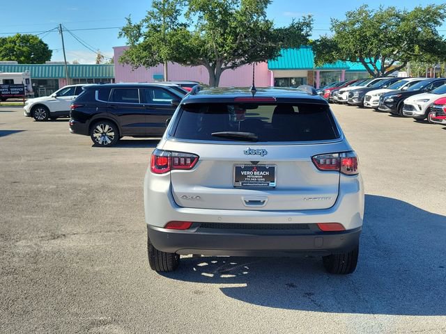 Used 2025 Jeep Compass Limited image 5