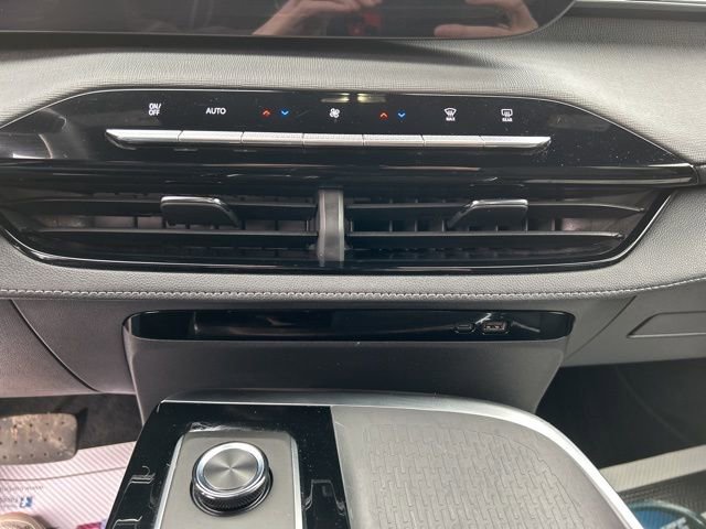 Used 2025 Buick Enclave Preferred image 19