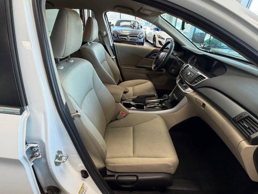 Used 2015 Honda Accord LX image 32