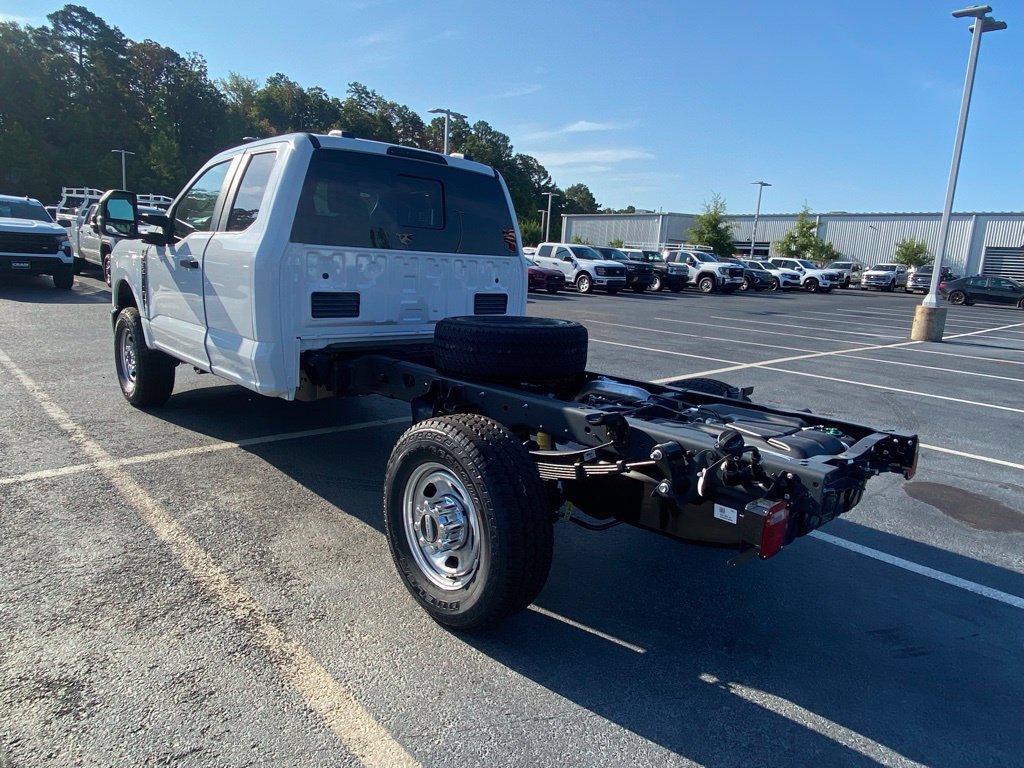 New 2026 Ford F350 XL w/ XL Chrome Package AWD/4WD image 5