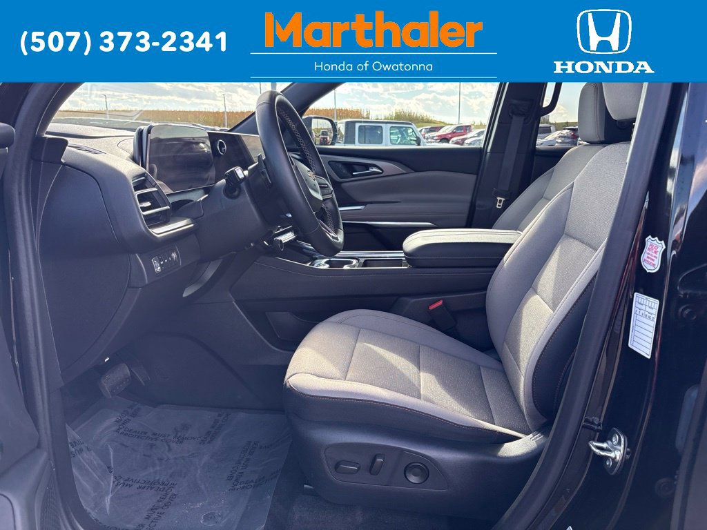 Used 2026 Chevrolet Traverse LT w/ Driver Confidence Package AWD/4WD image 9