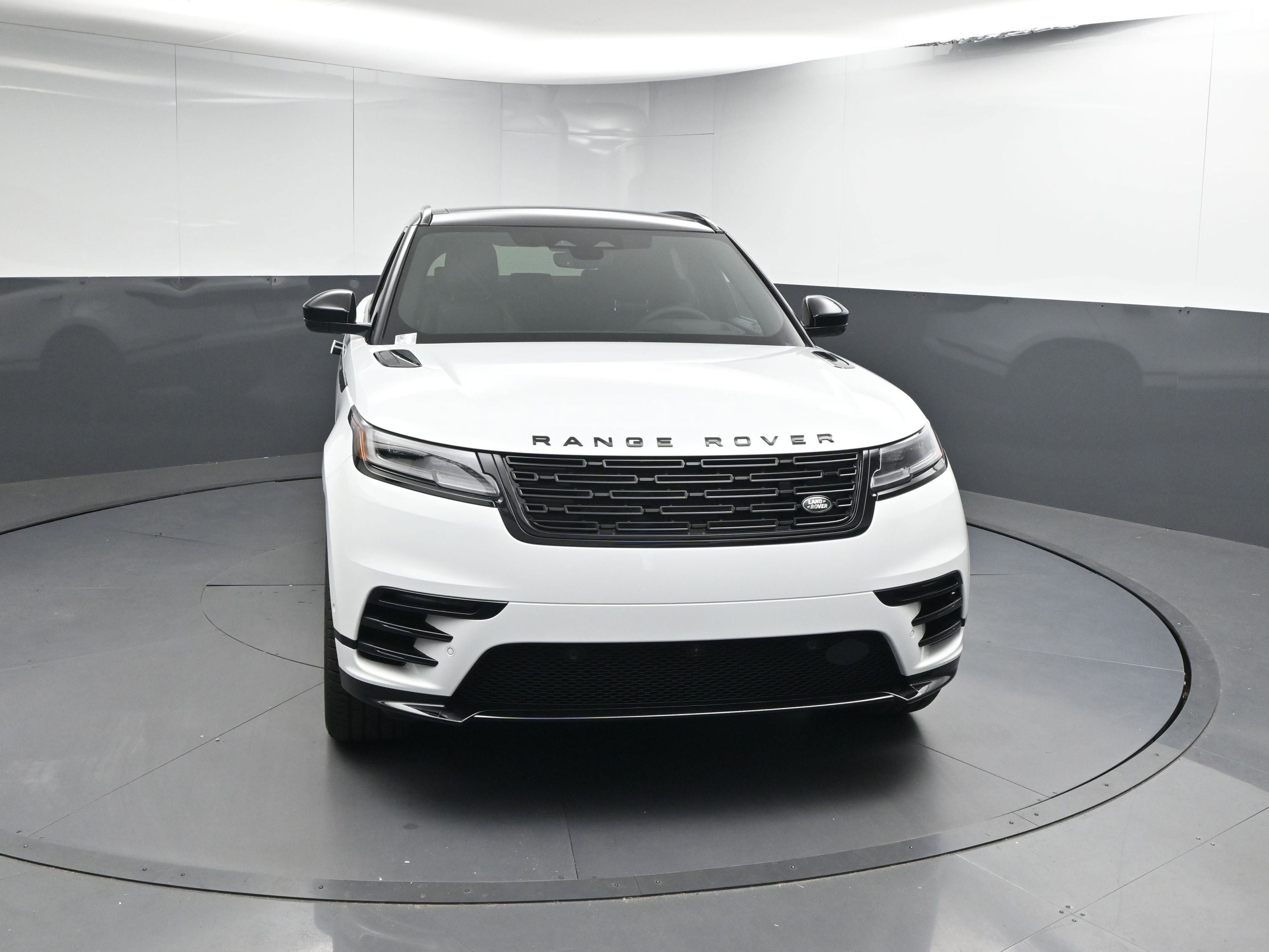 New 2026 Land Rover Range Rover Velar Dynamic SE image 25