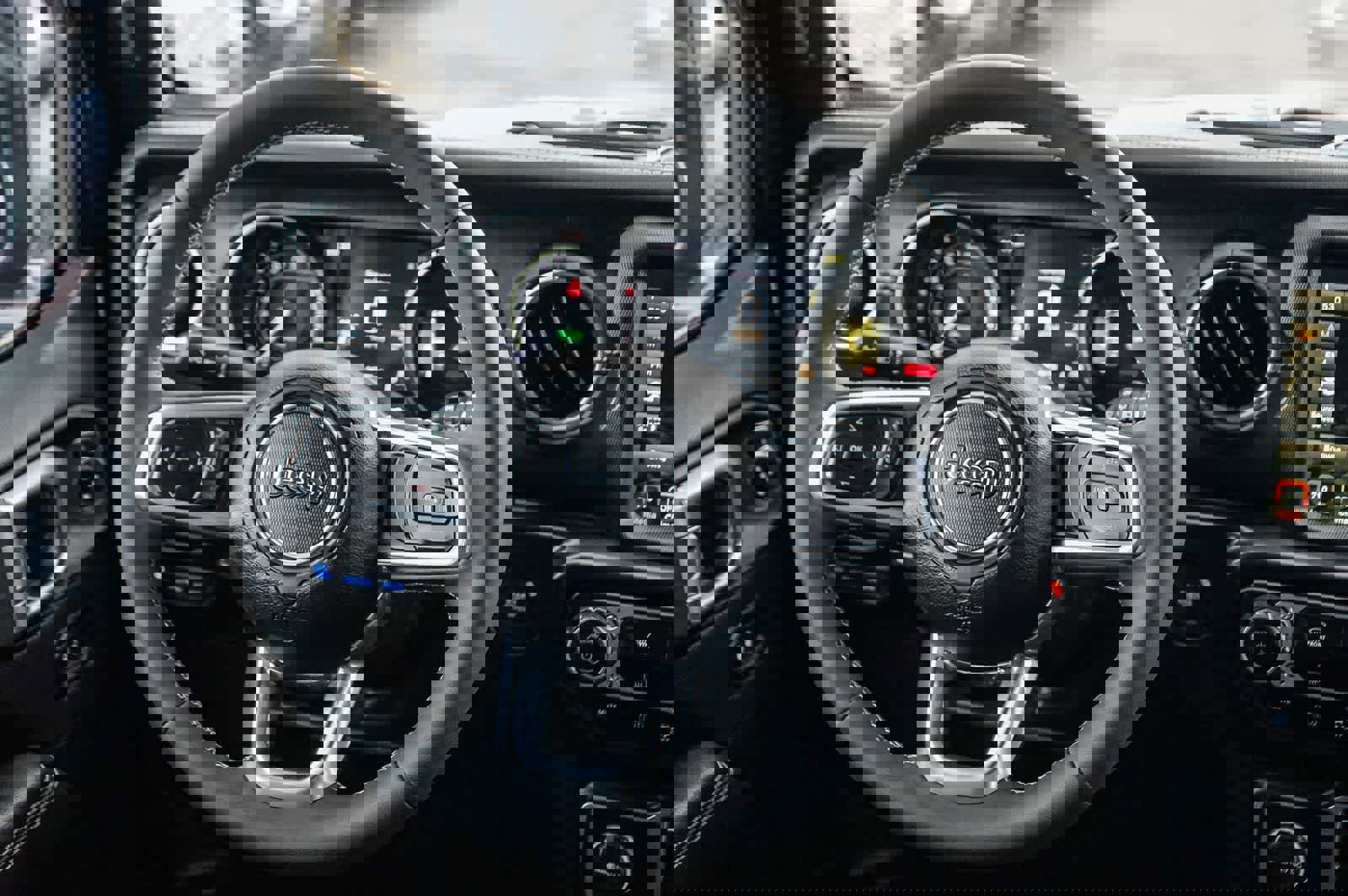 Used 2023 Jeep Wrangler Sahara image 14