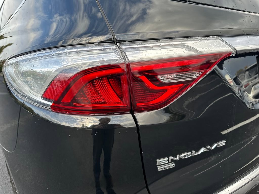 Used 2024 Buick Enclave Essence w/ Sport Touring Edition image 10