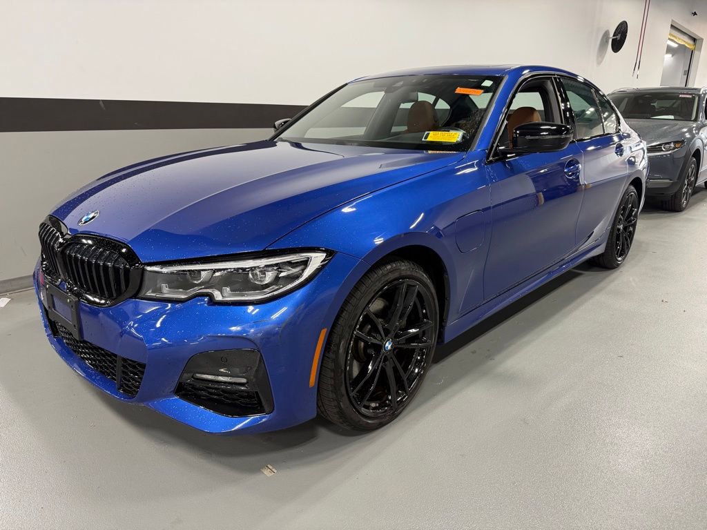 Used 2021 BMW 330e xDrive w/ M Sport Package AWD/4WD image 1