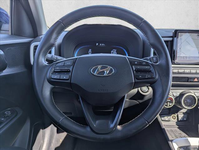Used 2023 Hyundai Venue Limited image 14