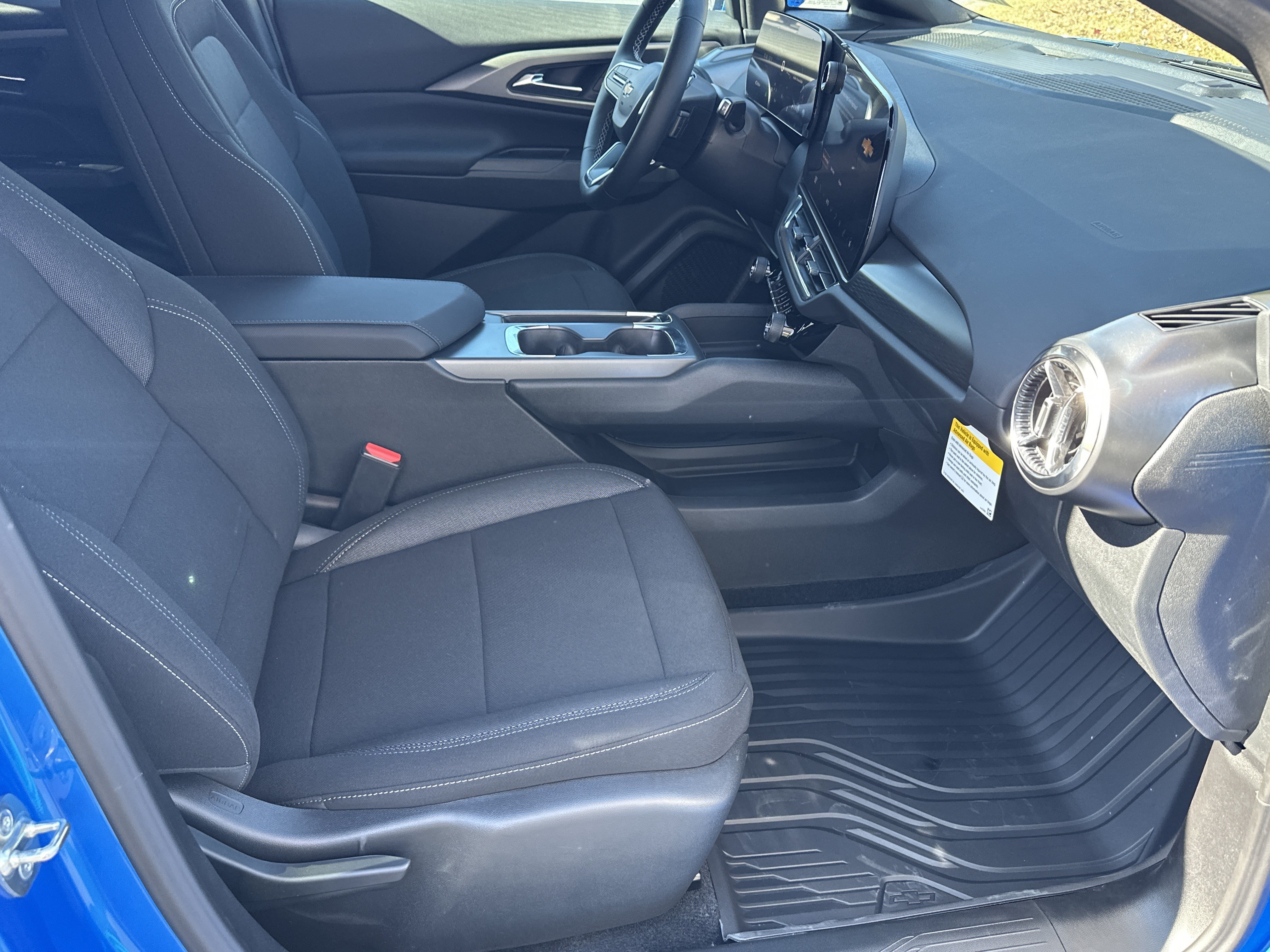 New 2026 Chevrolet Equinox EV LT w/ Comfort Package AWD/4WD image 13