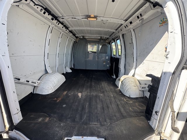 Used 2013 GMC Savana 2500 RWD image 15