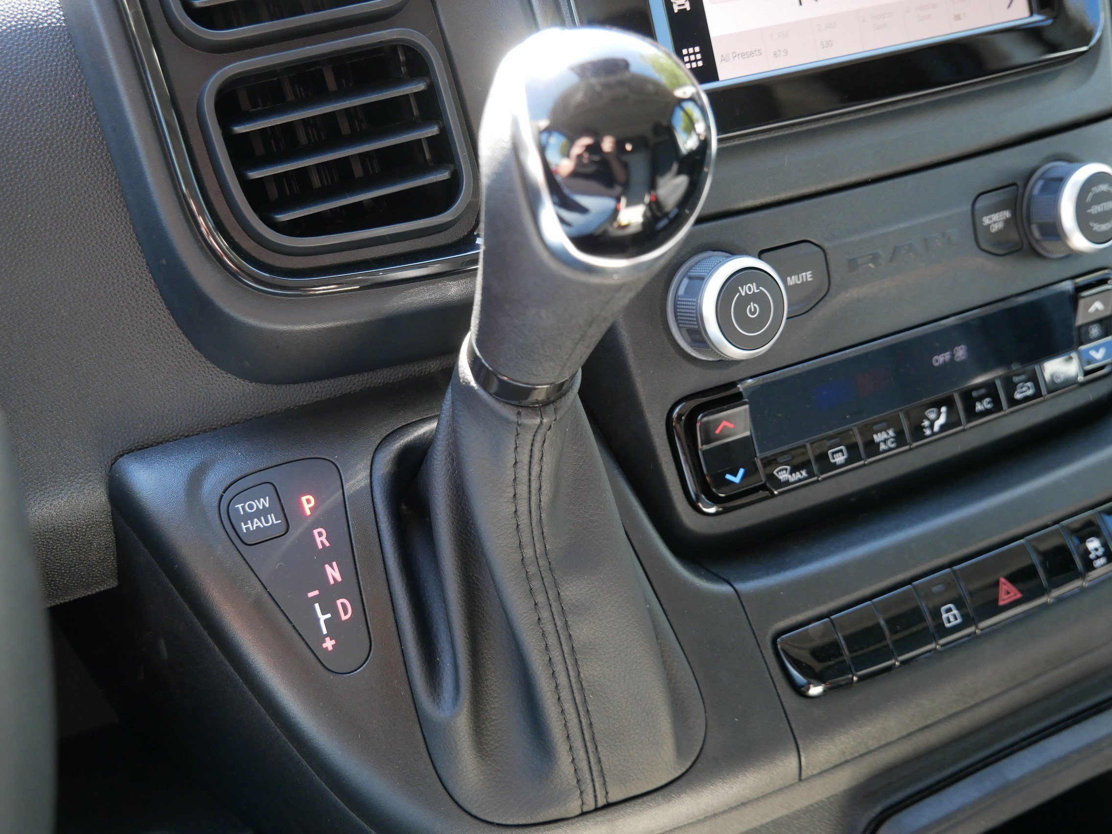 New 2027 RAM ProMaster 2500 w/ Convenience Group FWD image 19