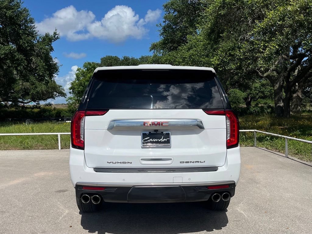 Used 2023 GMC Yukon XL Denali AWD/4WD image 6