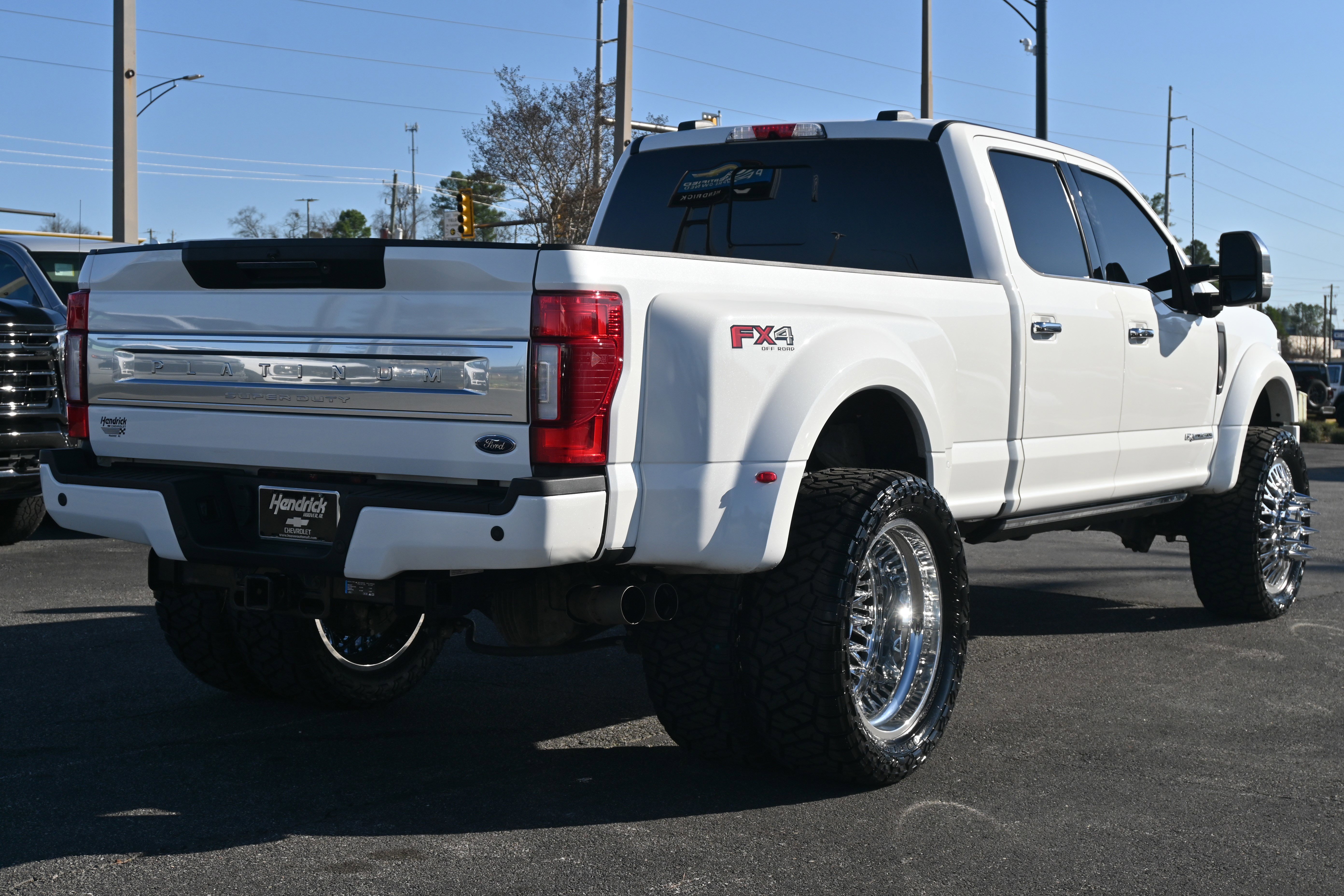 Used 2022 Ford F450 Platinum w/ FX4 Off-Road Package image 11