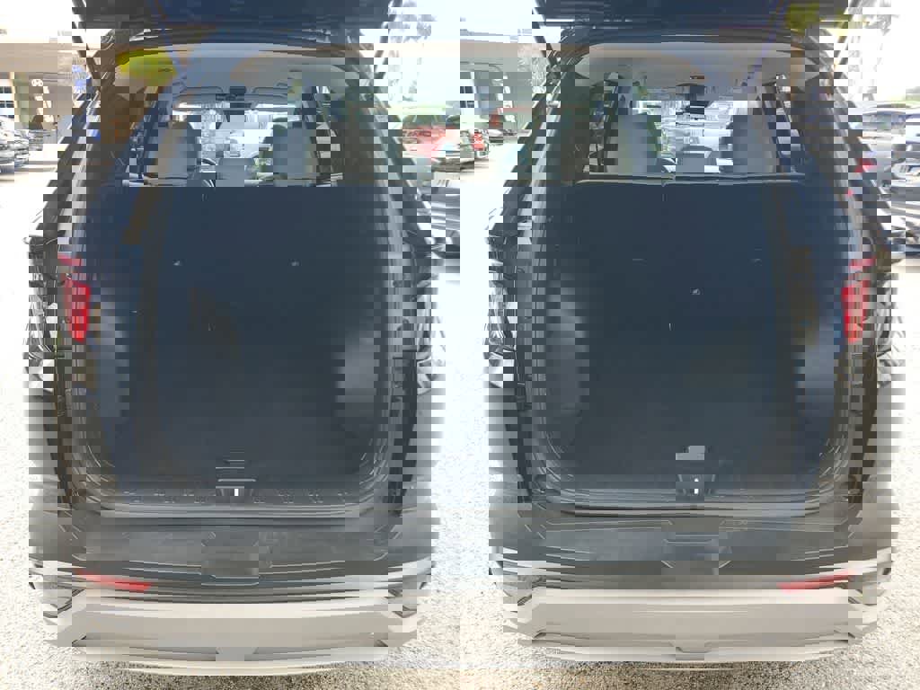 Used 2025 Hyundai Tucson SE image 8