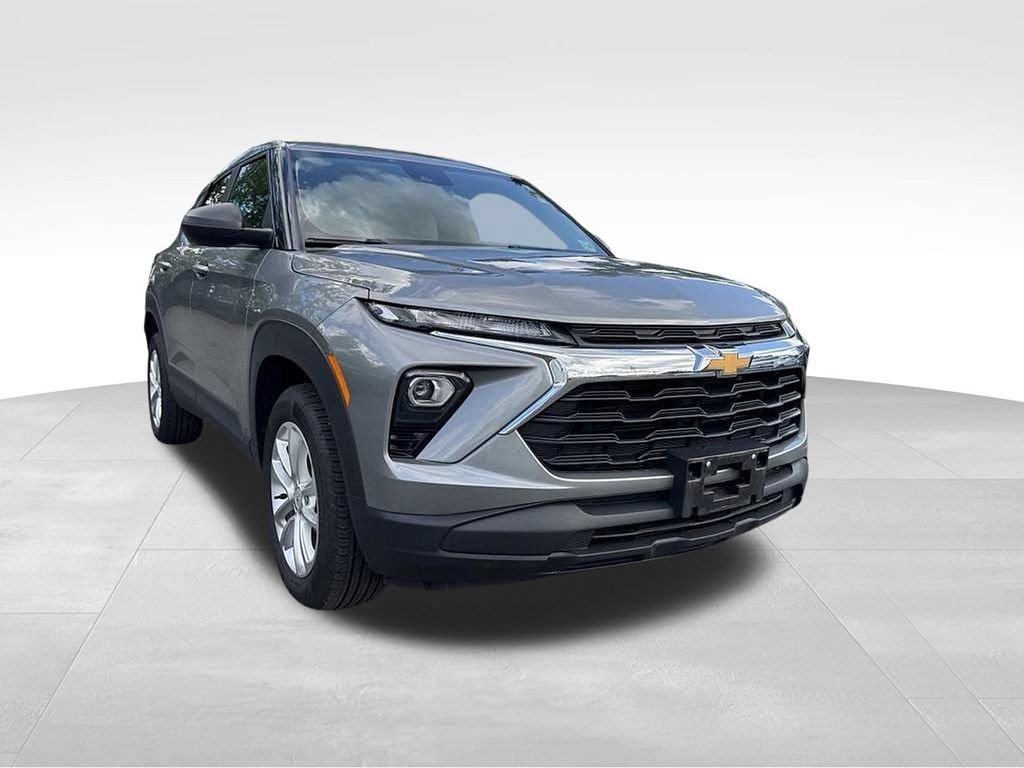 Used 2024 Chevrolet TrailBlazer LS w/ LS Convenience Package AWD/4WD image 1