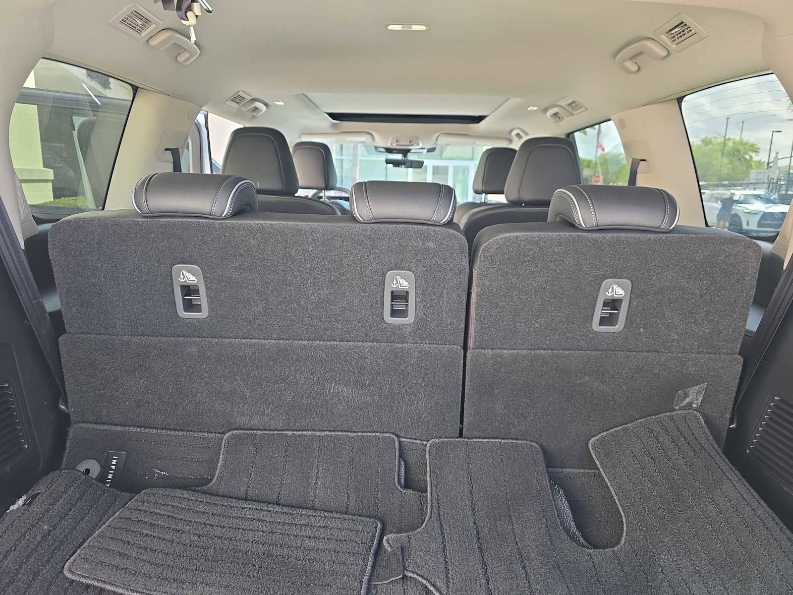Certified 2025 INFINITI QX80 Luxe image 26