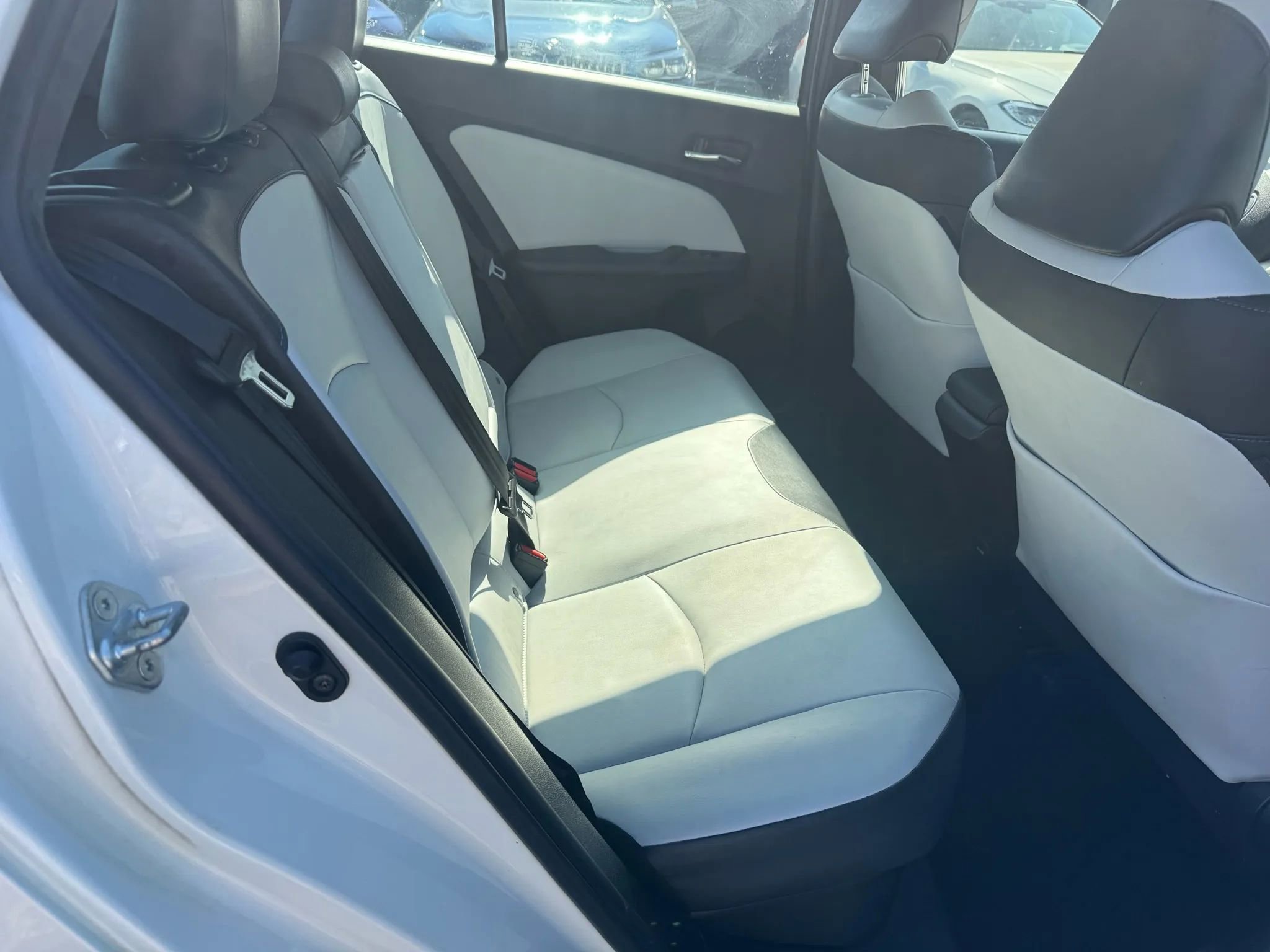 Used 2018 Toyota Prius Three Touring image 11