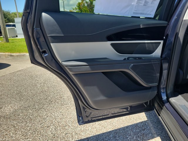Certified 2024 Lincoln Nautilus Reserve AWD/4WD image 13