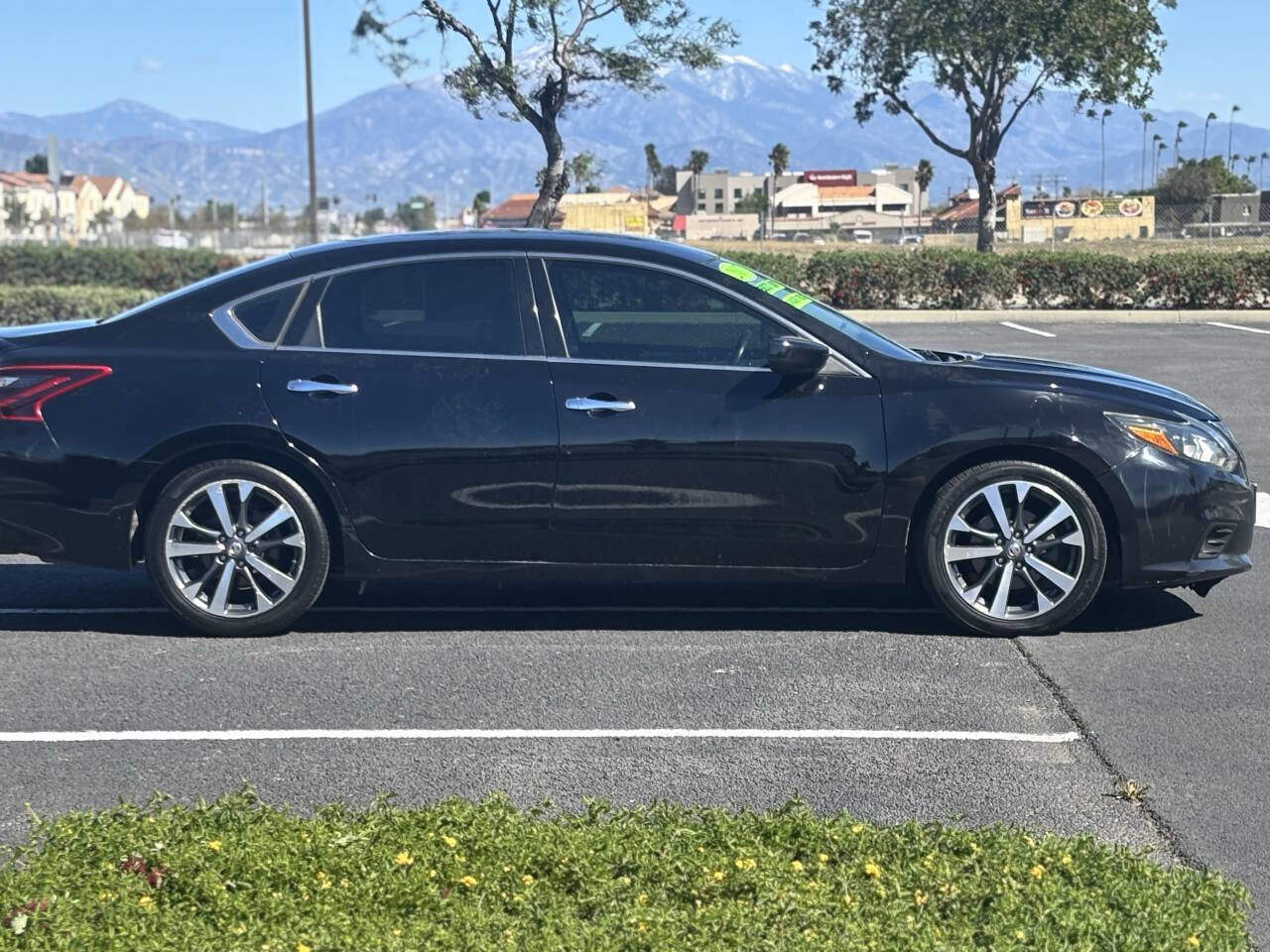 Used 2017 Nissan Altima 3.5 SR image 4