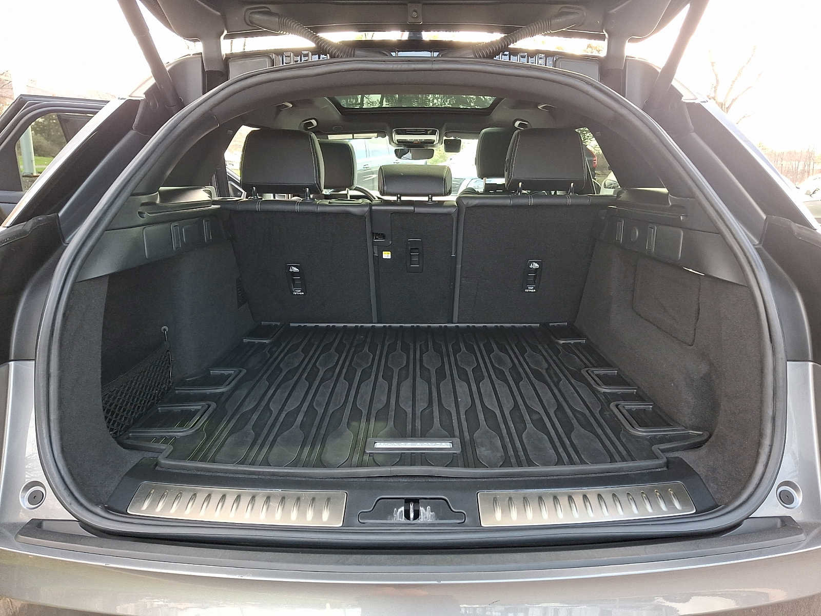 Used 2023 Land Rover Range Rover Velar R-Dynamic S image 25