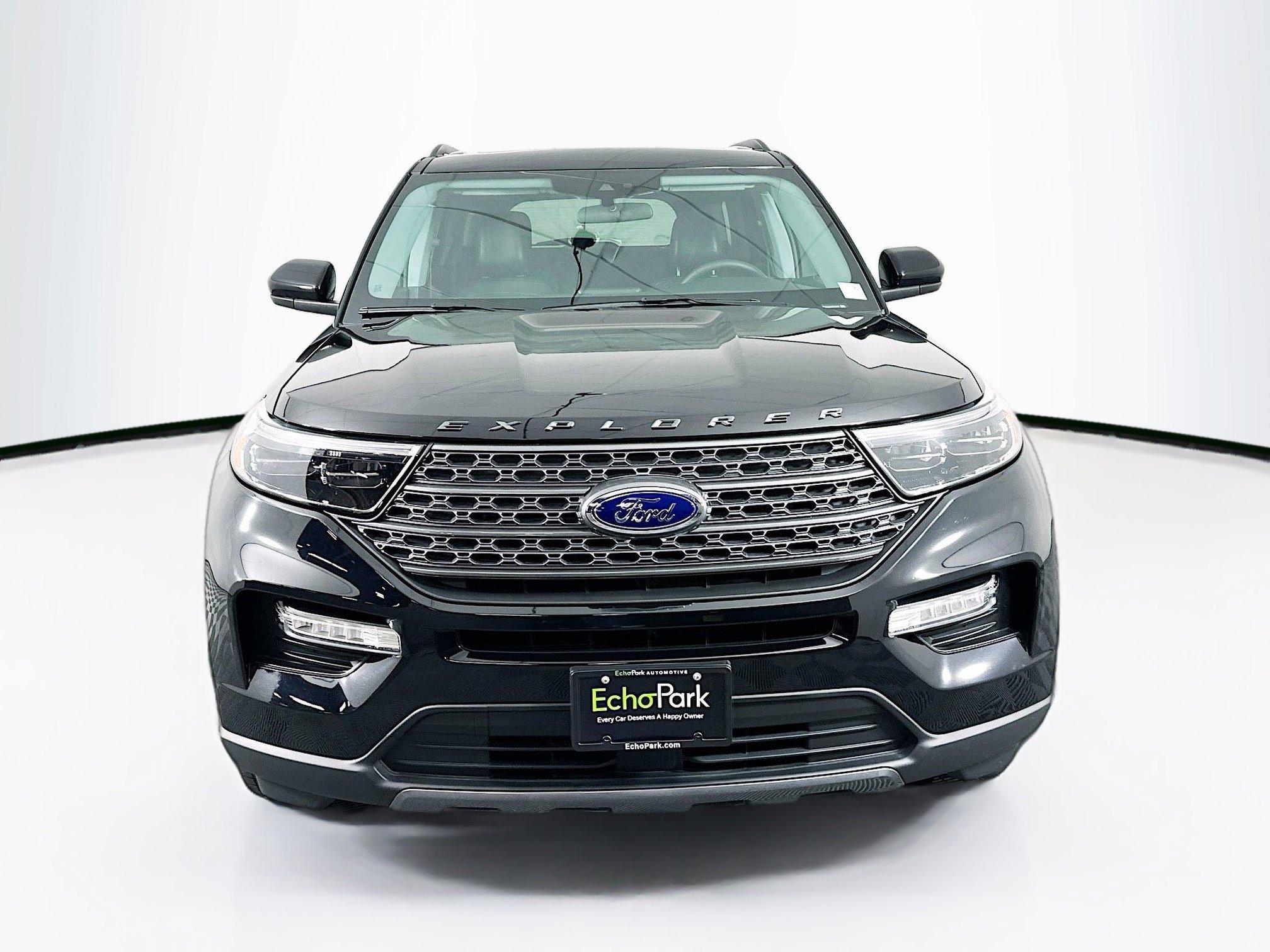 Used 2023 Ford Explorer XLT w/ Equipment Group 202A image 2