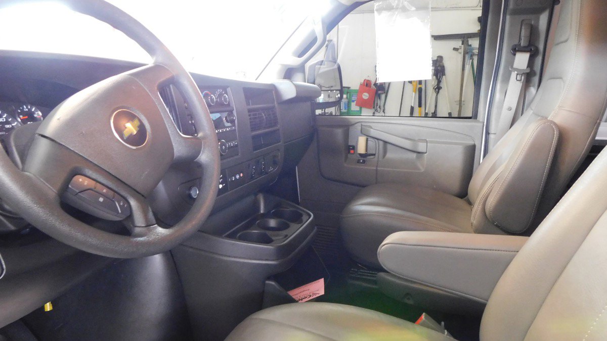 Used 2025 Chevrolet Express 2500 w/ Driver Convenience Package image 17