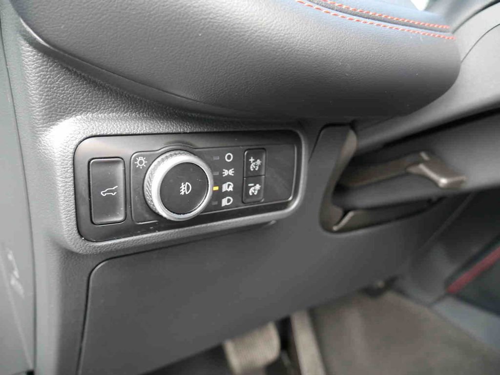 Used 2025 Ford Explorer ST-Line image 29