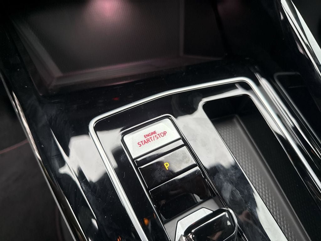 New 2026 Volkswagen GTI SE FWD image 32