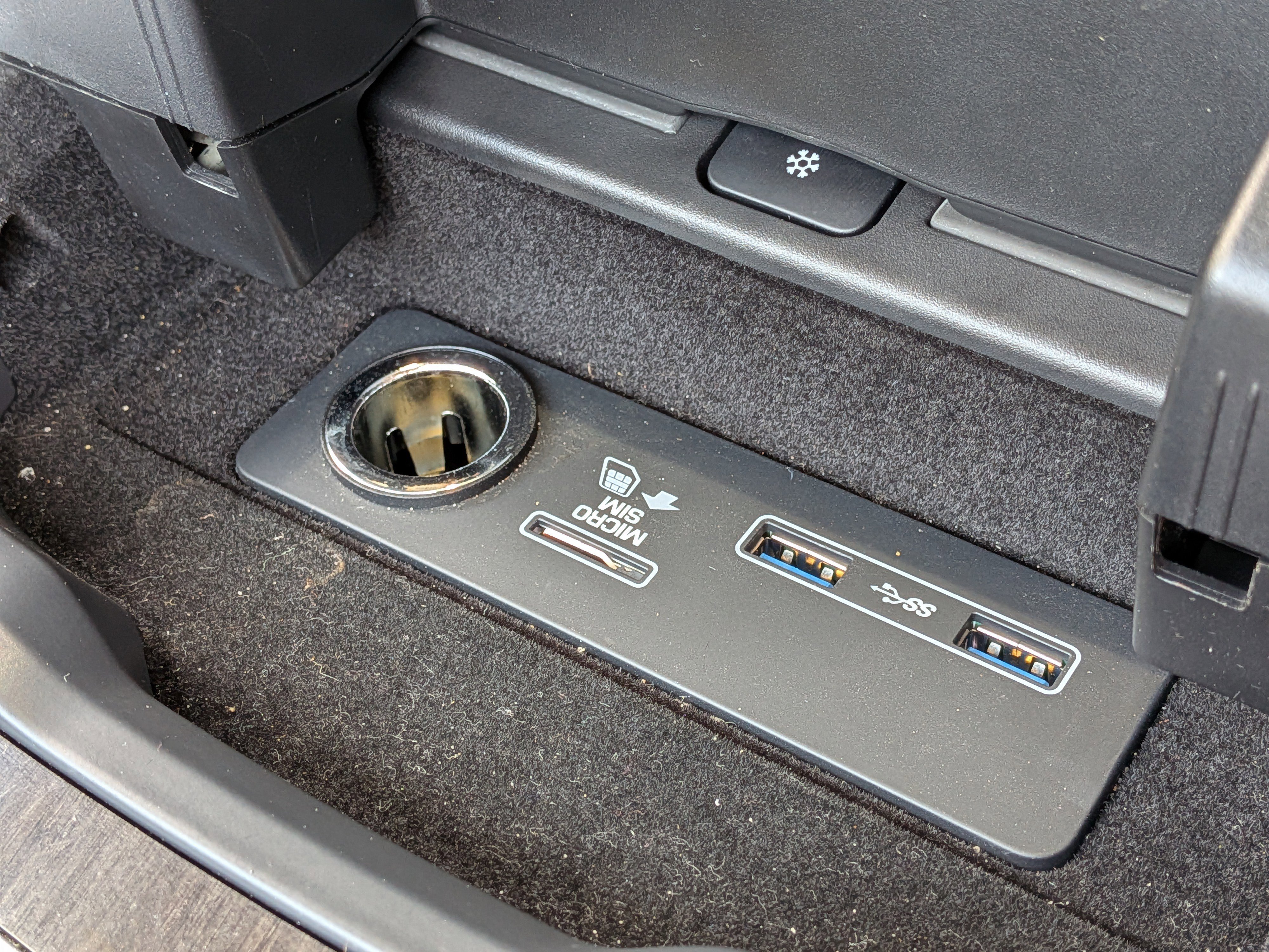 Used 2020 Land Rover Range Rover Sport HSE Dynamic image 32