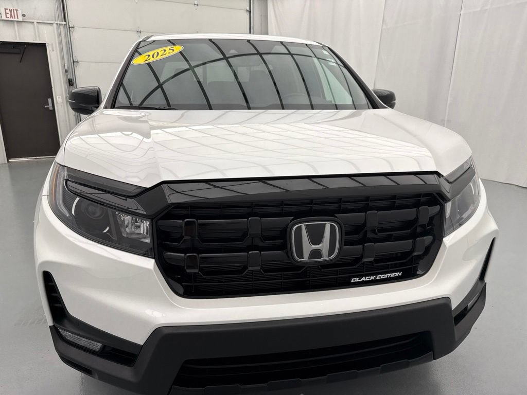 Used 2025 Honda Ridgeline Black Edition image 2