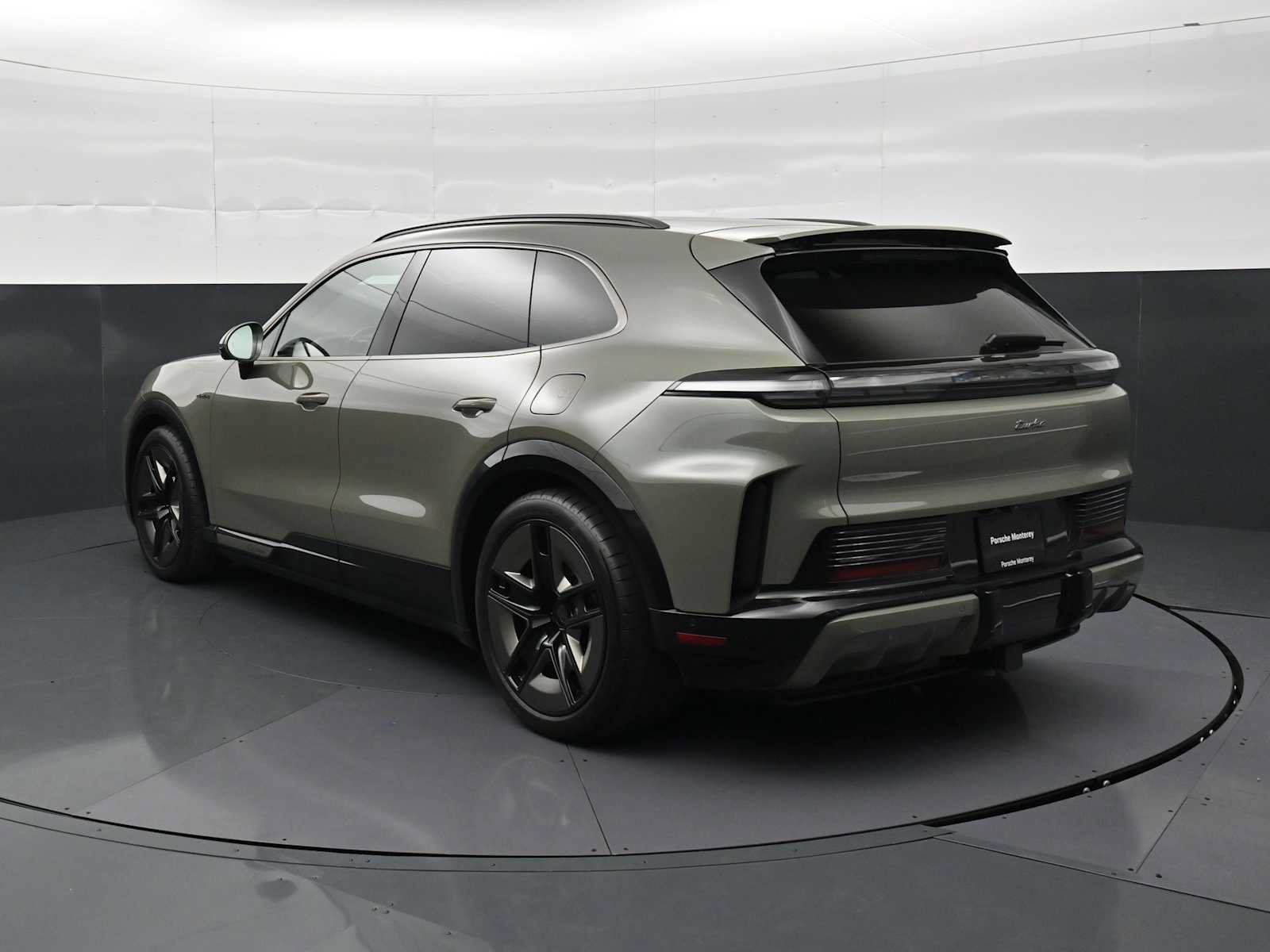New 2026 Porsche Cayenne Turbo AWD/4WD image 3