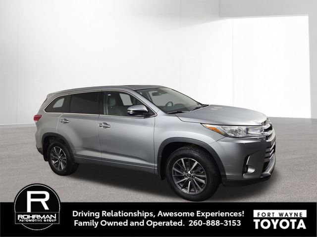Used 2017 Toyota Highlander XLE AWD/4WD image 5
