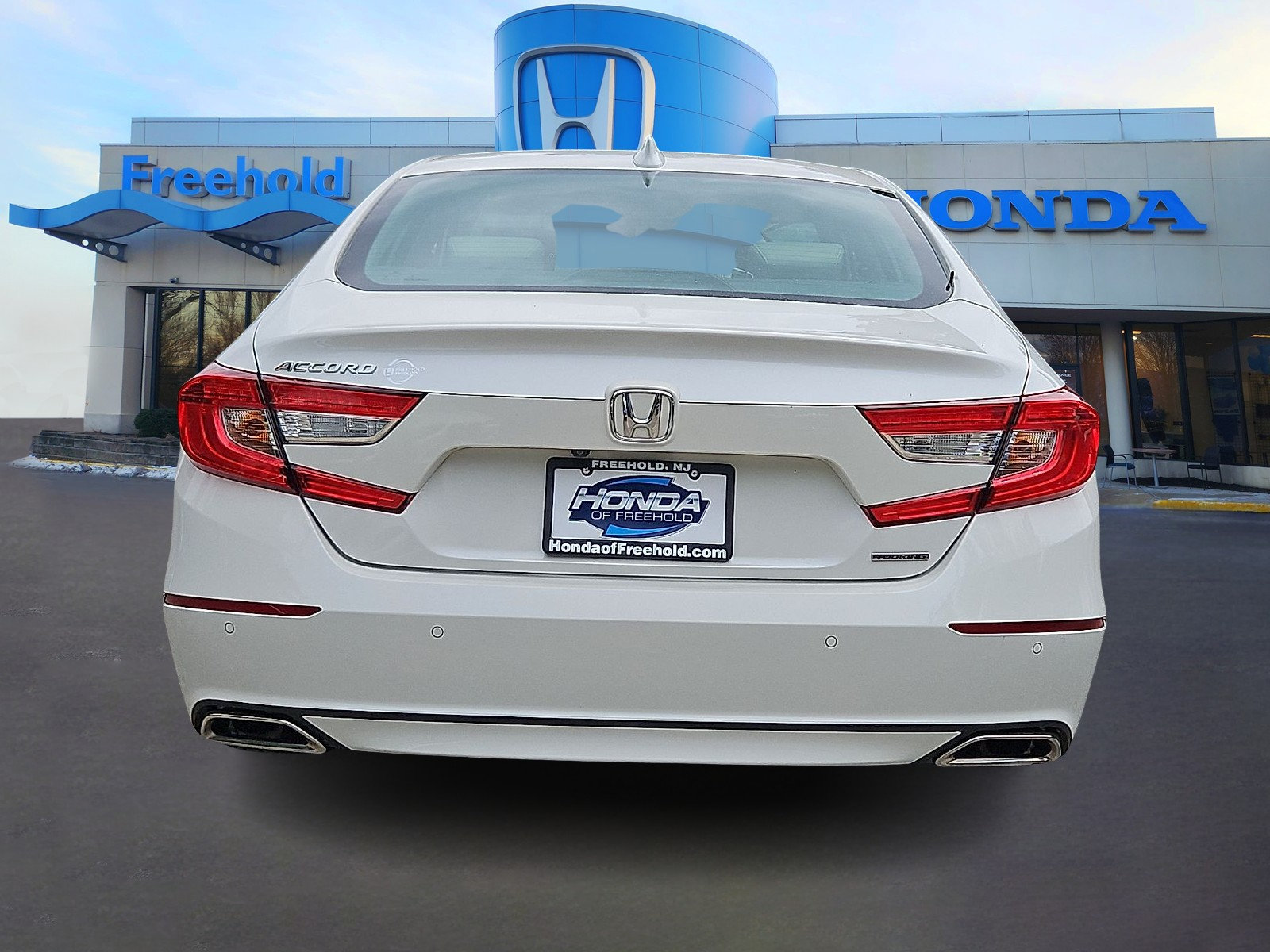 Used 2018 Honda Accord Touring image 6