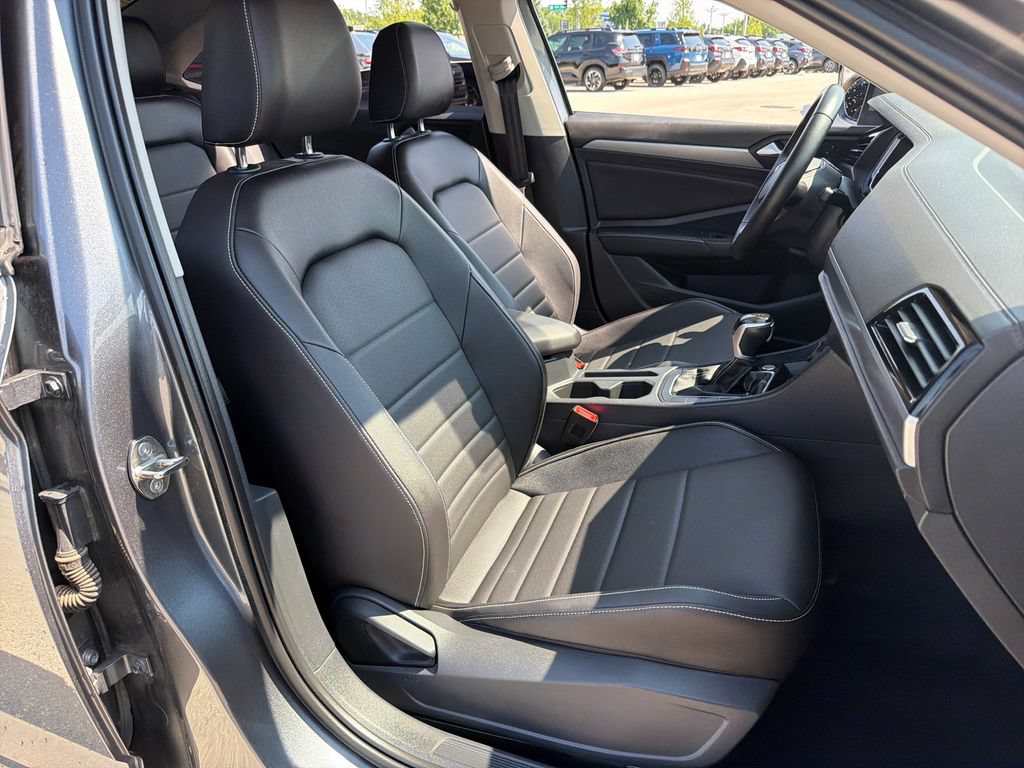 Certified 2023 Volkswagen Jetta SE FWD image 25
