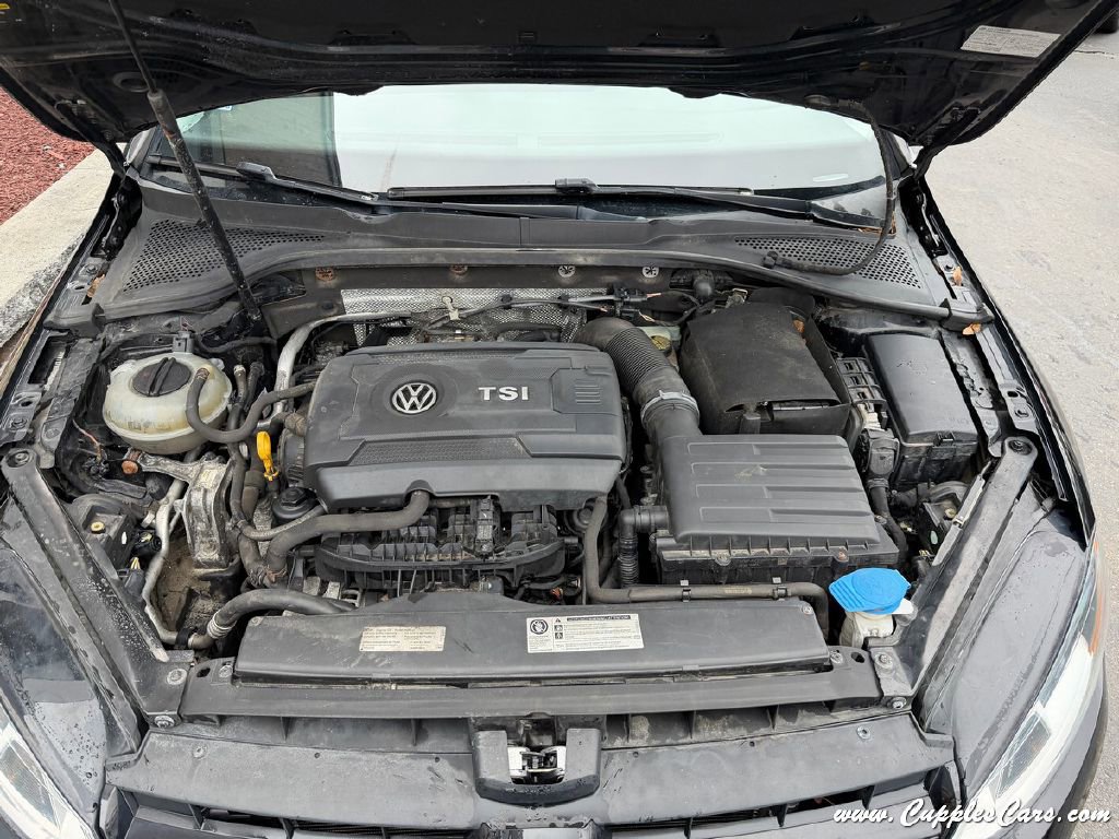 Used 2016 Volkswagen Golf S image 14