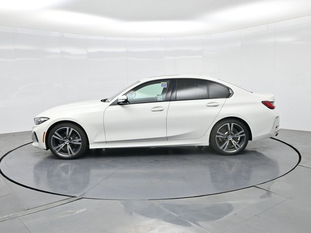 Used 2023 BMW 330i Sedan w/ Driving Assistance Package image 27