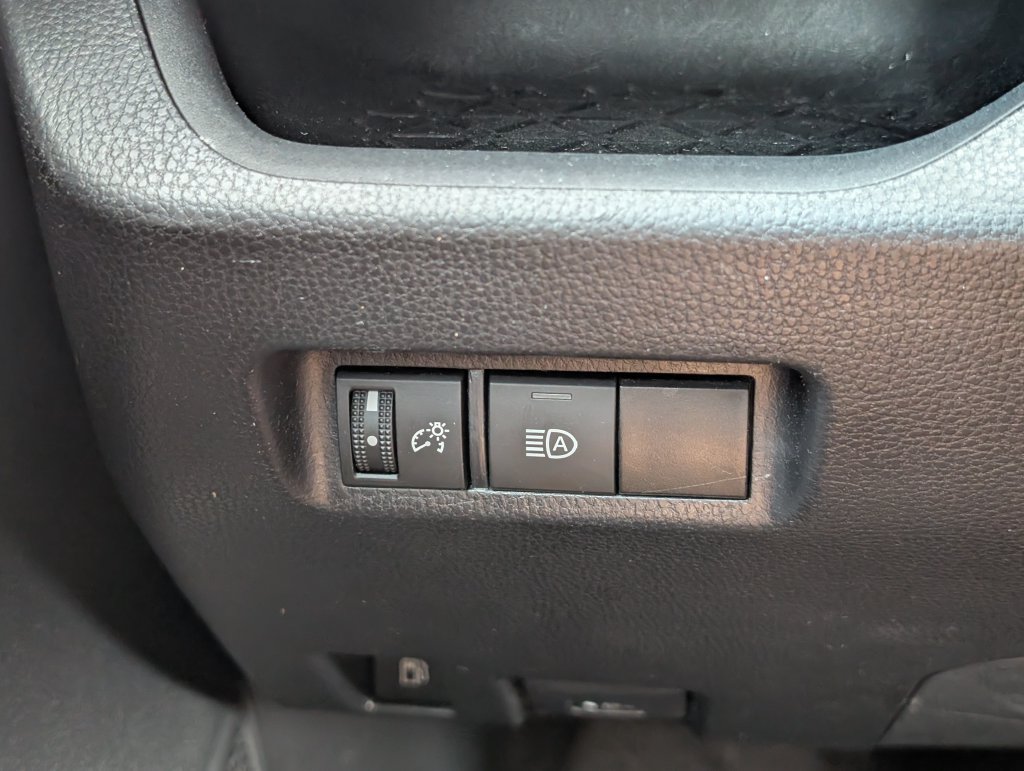 Used 2024 Toyota RAV4 LE AWD/4WD image 18