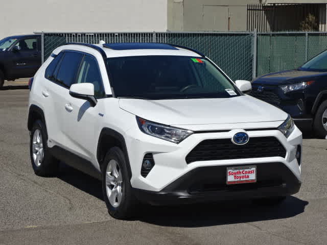 Certified 2019 Toyota RAV4 XLE w/ Convenience Package AWD/4WD image 2