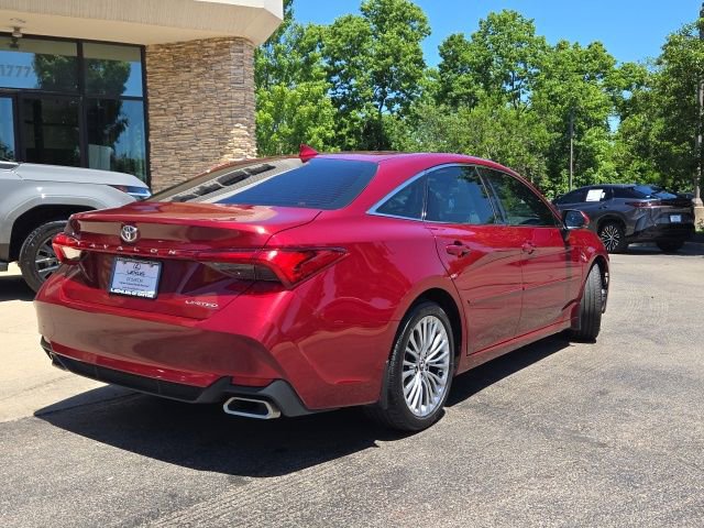 Used 2020 Toyota Avalon Limited FWD image 3