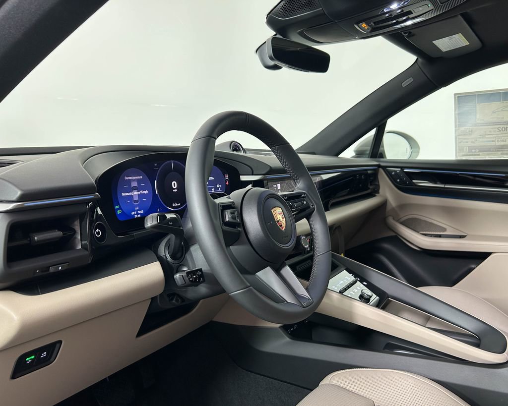 New 2026 Porsche Macan 4 Electric AWD/4WD image 4