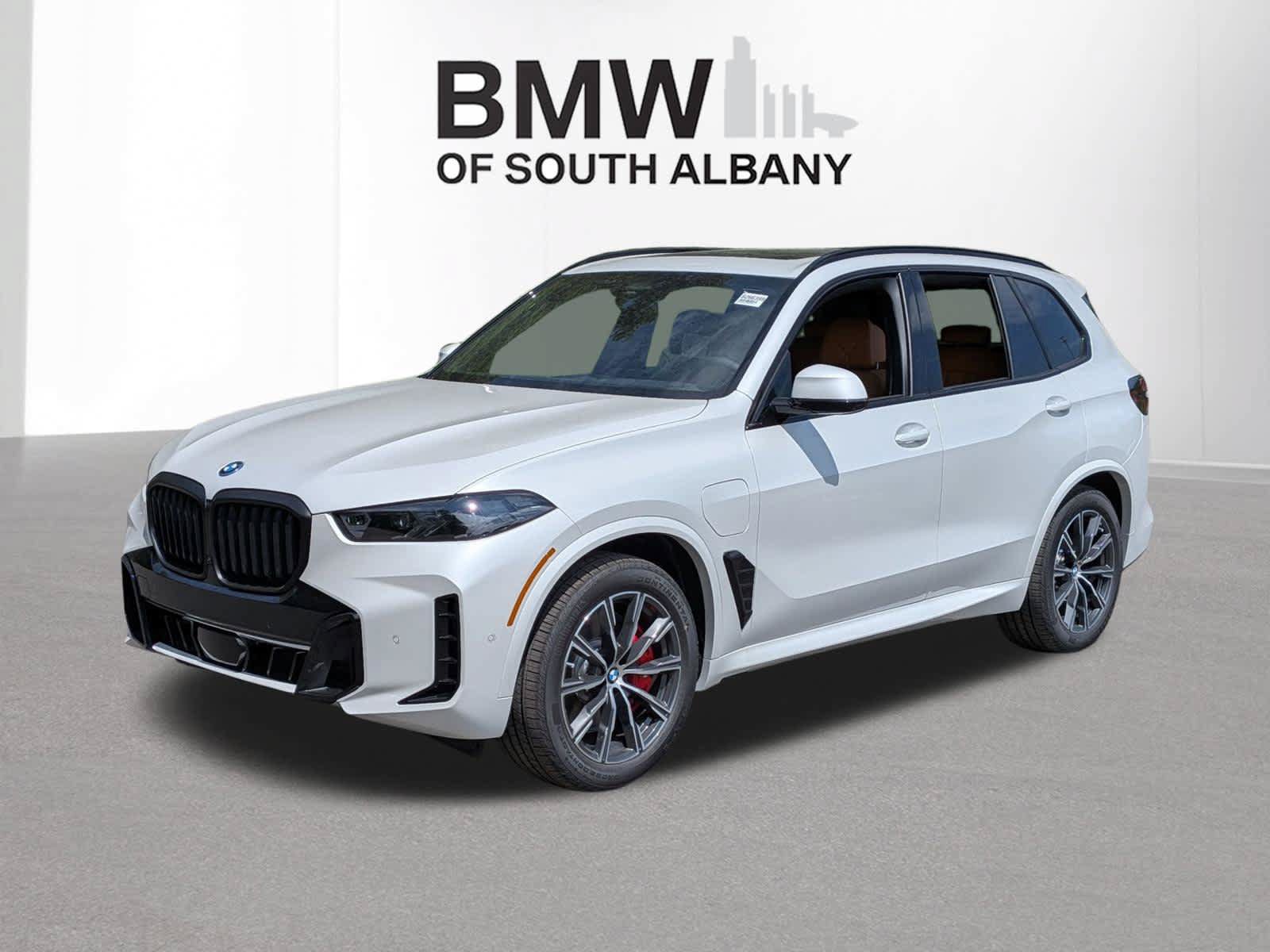 New 2026 BMW X5 xDrive50e w/ M Sport Package AWD/4WD image 2