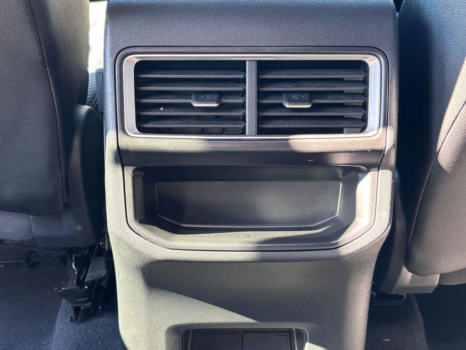 Used 2025 Volkswagen Atlas Cross Sport SE image 24